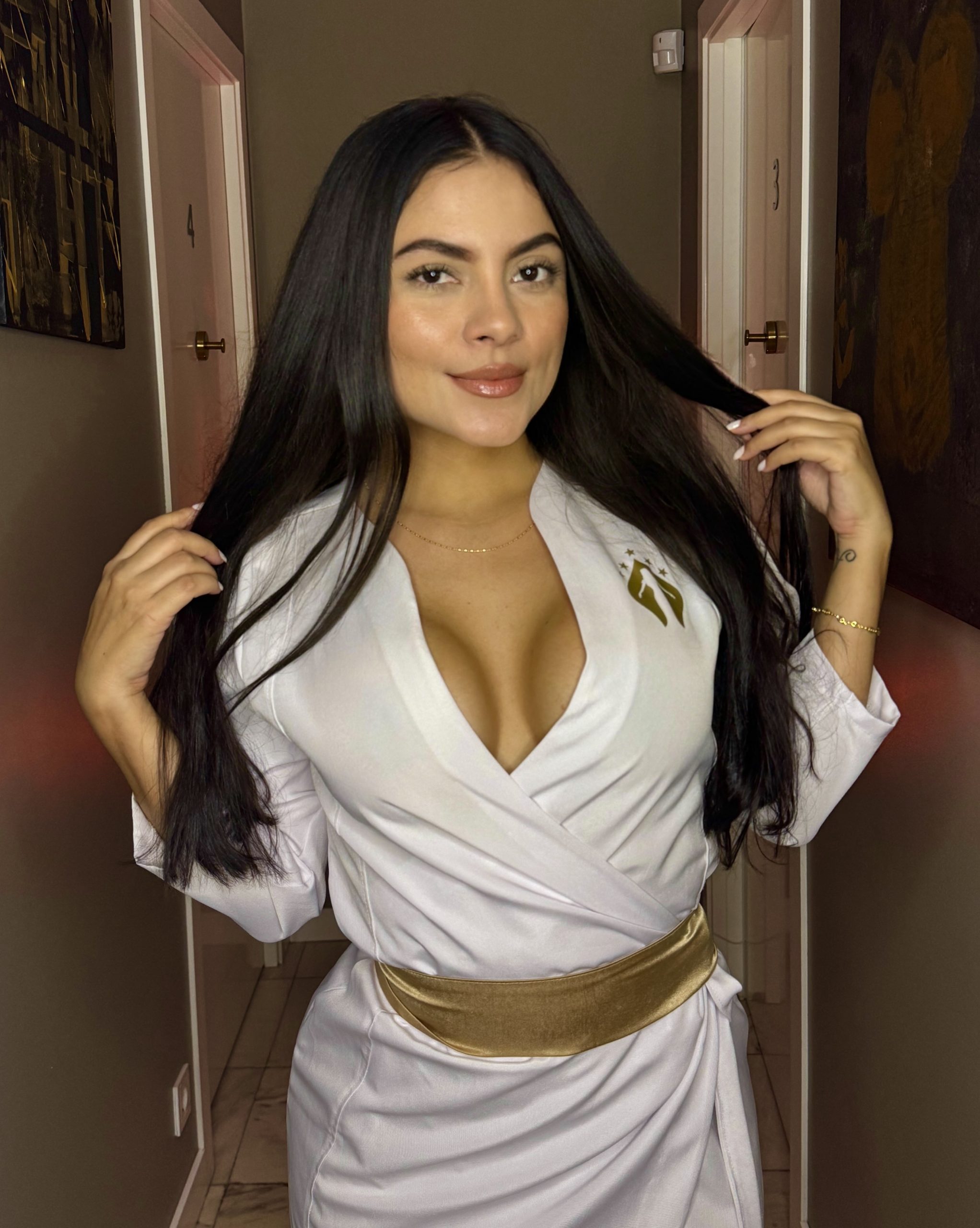 Tantra, Nuru, Lingam and Yoni massage, Elite erotic Massage, luxury VIP erotic massage with champagne, sensual and magic body to body massage, couple massage, four hands massage, relax massage, spiritual massage and erotic massage in Tenerife for men and women