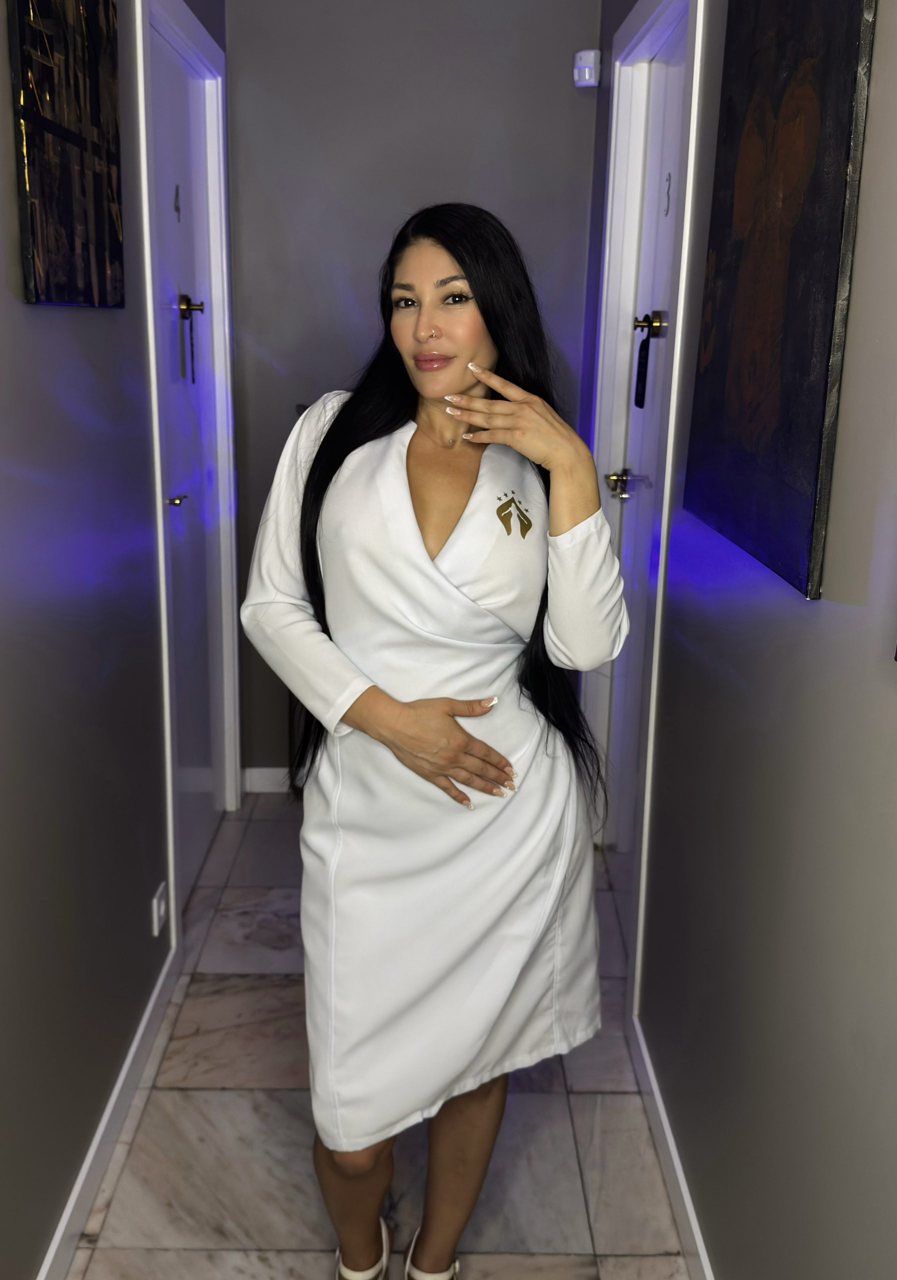 Tantra, Nuru, Lingam and Yoni massage, Elite erotic Massage, luxury VIP erotic massage with champagne, sensual and magic body to body massage, couple massage, four hands massage, relax massage, spiritual massage and erotic massage in Tenerife for men and women